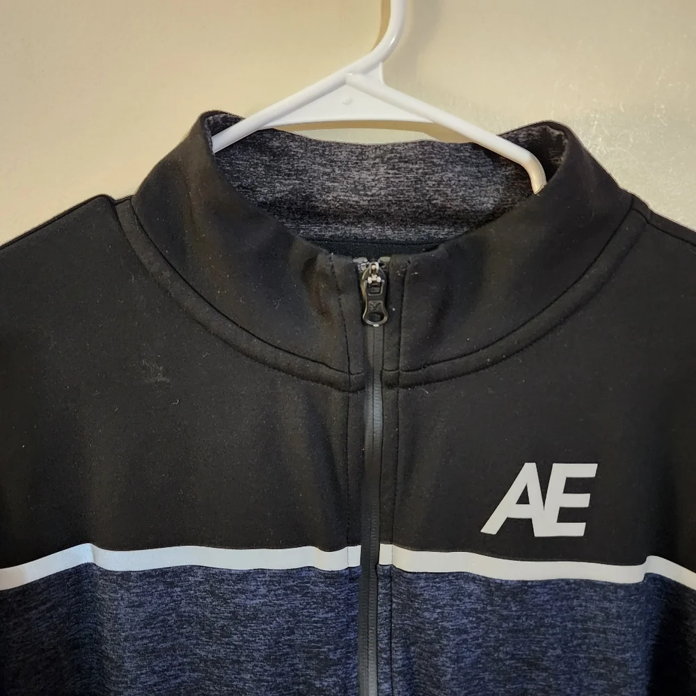 American Eagle Outfitters Men's Blue and Black Golf Jacket XL